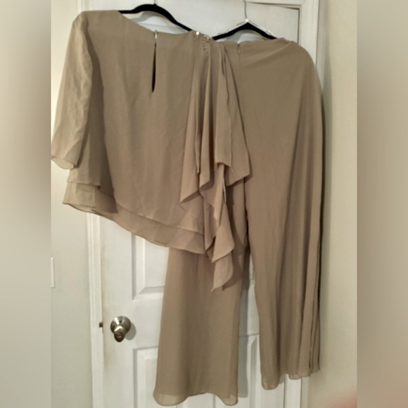 JJs House Mother of the Bride Pantsuit With Beading NWT - Picture 6 of 9